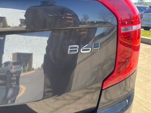 Used 2024 Volvo XC90 B6 Plus w/ Protection Package Premier AWD/4WD image 9