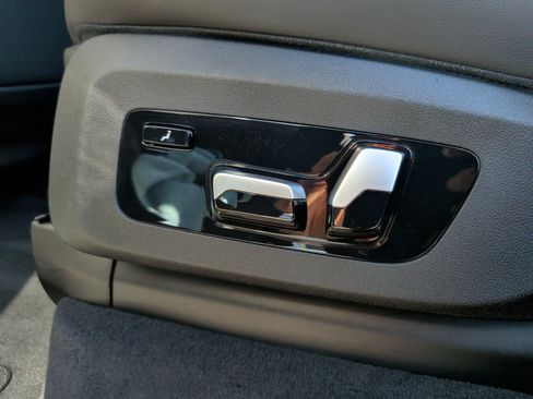 Certified 2024 BMW X7 xDrive40i w/ Premium Package image 40