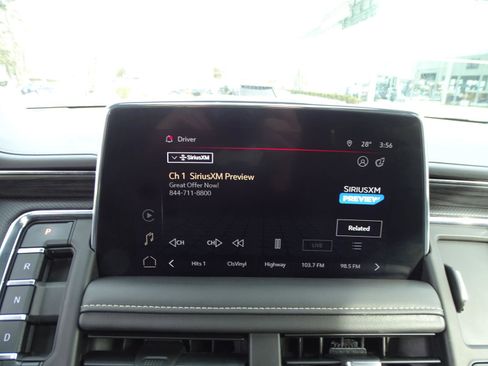 Used 2023 GMC Yukon XL SLT image 31