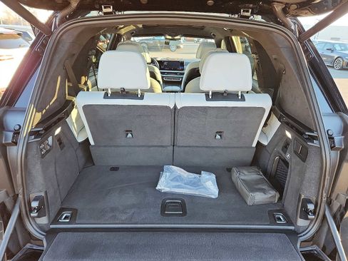 Used 2023 BMW X7 xDrive40i w/ Executive Package image 28