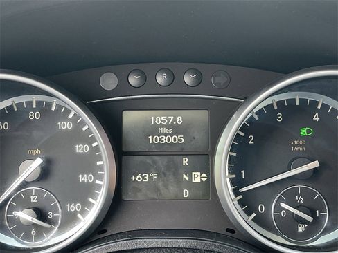 Used 2012 Mercedes-Benz GL 450 4MATIC image 12