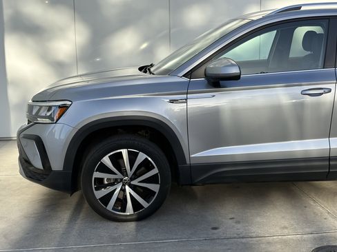 Used 2022 Volkswagen Taos SE image 5