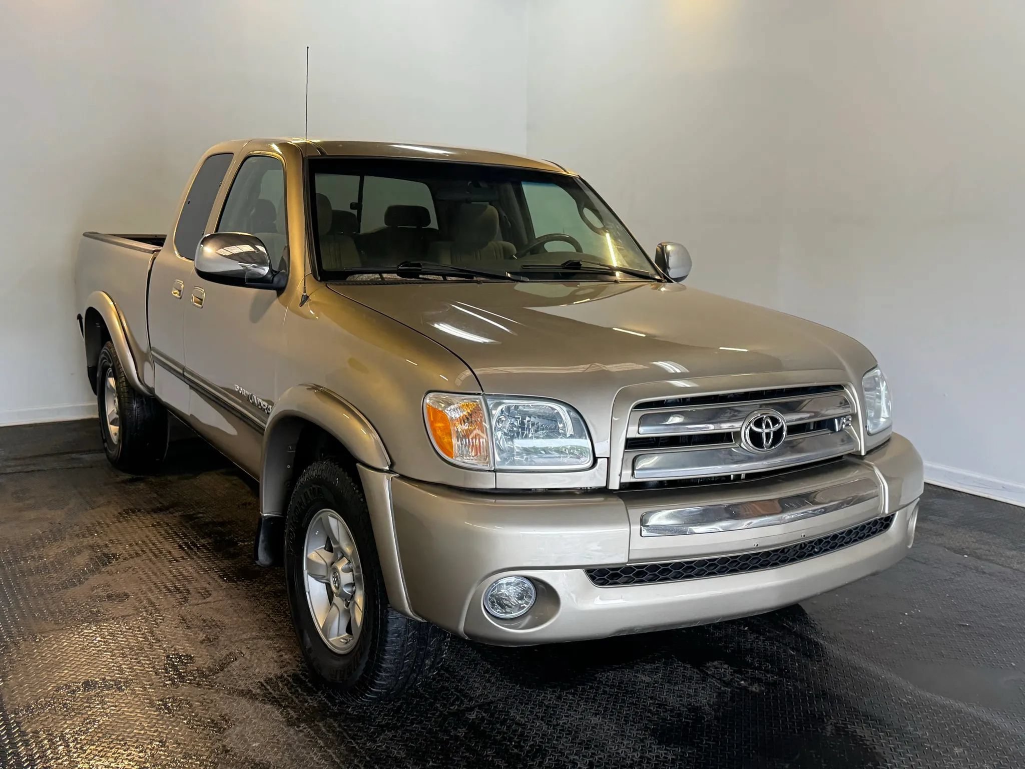 Used 2006 Toyota Tundra SR5 w/ TRD Off-Road Pkg AWD/4WD image 3