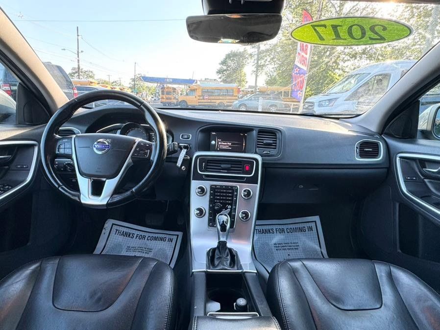Used 2017 Volvo V60 T5 Premier w/ Convenience Package AWD/4WD image 14