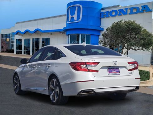 Used 2019 Honda Accord Touring image 4