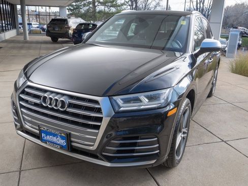 Used 2019 Audi SQ5 Premium w/ Convenience Package image 3