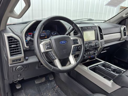 Used 2019 Ford F250 Lariat image 11