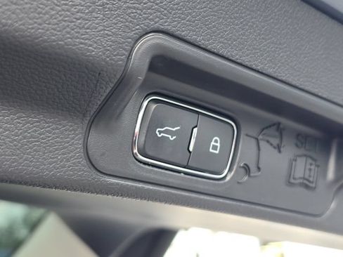 Used 2025 Ford Explorer Active w/ Active Comfort Package RWD image 12