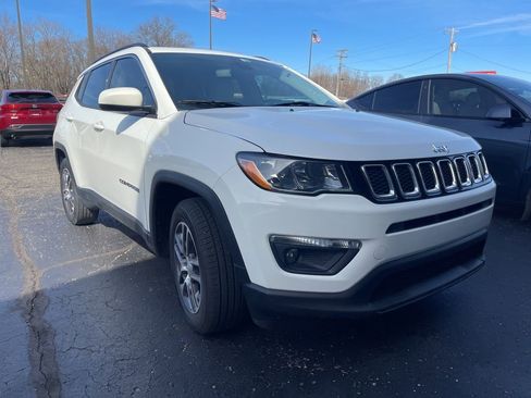Used 2018 Jeep Compass Latitude image 9