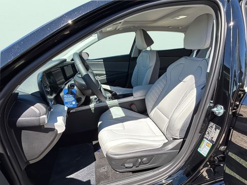 New 2026 Hyundai Elantra Limited FWD image 20