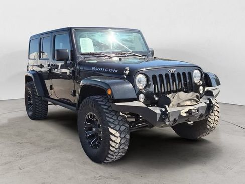 Used 2017 Jeep Wrangler Unlimited Rubicon w/ Connectivity Group AWD/4WD image 3