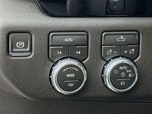 New 2026 GMC Sierra 1500 Elevation image 10