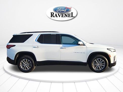 Used 2023 Chevrolet Traverse LT FWD image 3