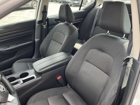 Used 2025 Nissan Altima 2.5 SV FWD image 37