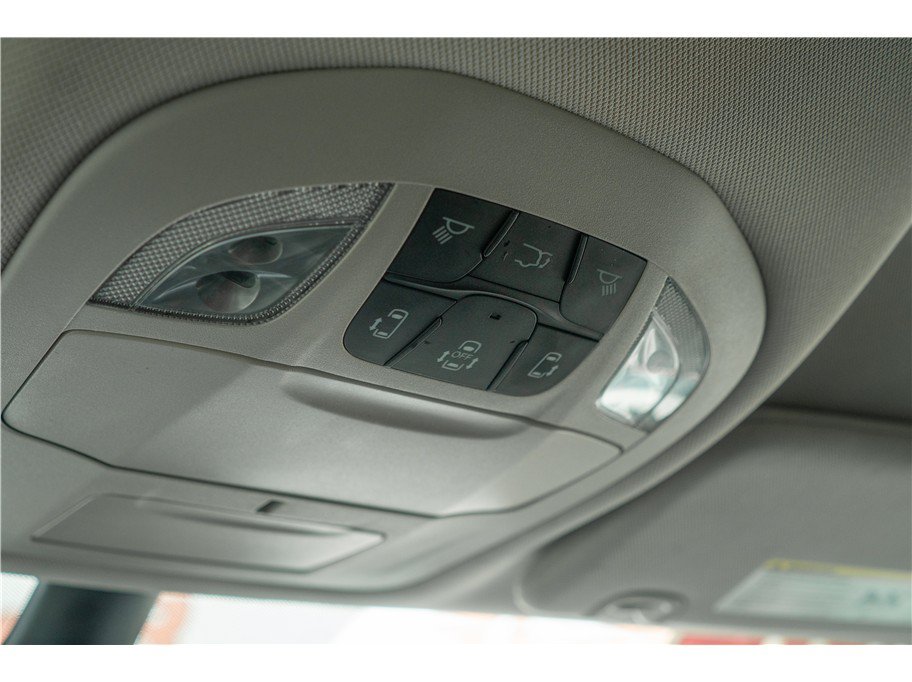 Used 2021 Chrysler Pacifica Touring-L FWD image 17