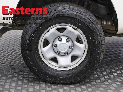 Used 2021 Toyota Tacoma SR RWD image 28
