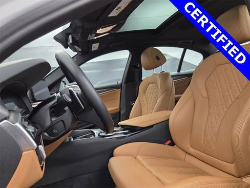 Certified 2022 BMW 540i w/ Premium Package image 27