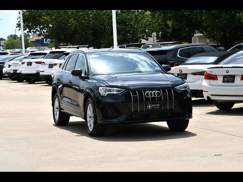 Used 2025 Audi Q3 2.0T Premium image 1
