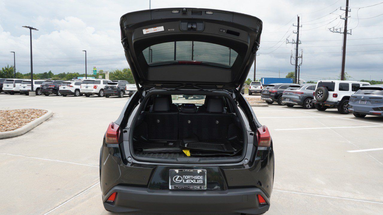 Certified 2026 Lexus UX 300h FWD w/ Accessory Package (2T) image 37