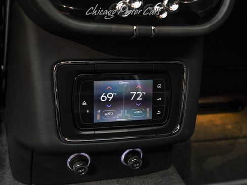 Used 2017 Bentley Bentayga image 27