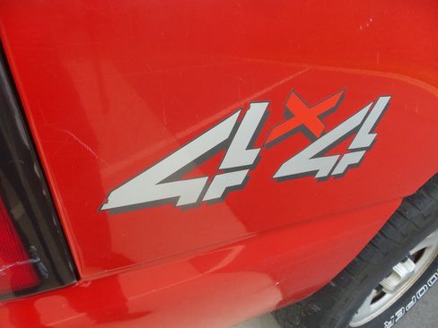 Used 2004 Chevrolet Silverado 1500 W/T image 52