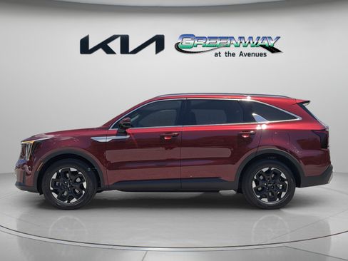 Certified 2025 Kia Sorento S FWD image 3