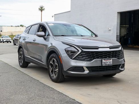 Used 2024 Kia Sportage LX image 2