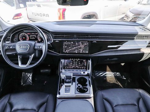 Used 2022 Audi Q8 Premium Plus image 16