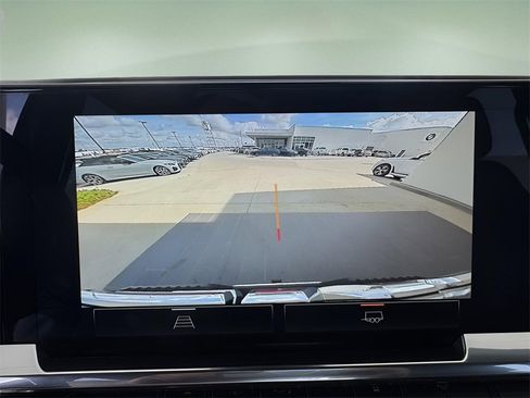 Used 2025 GMC Sierra 1500 SLT w/ SLT Premium Package image 32