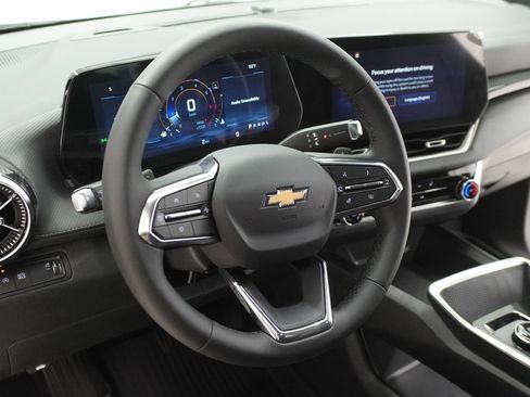 New 2026 Chevrolet Equinox LT w/ Safety and Technology Package FWD image 17