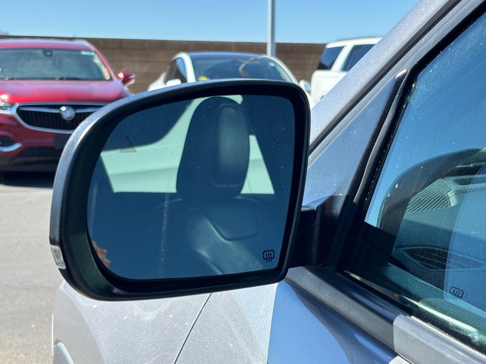 Used 2019 Jeep Cherokee Latitude Plus FWD image 7
