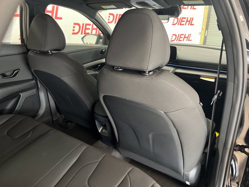 New 2026 Hyundai Elantra SEL FWD image 11