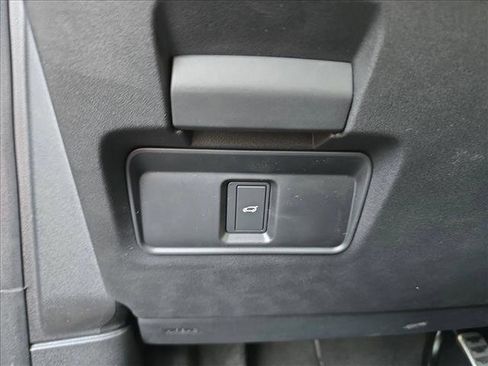 New 2026 Land Rover Discovery Sport Landmark image 24