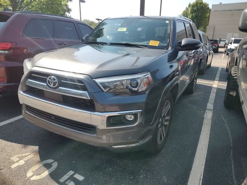 Used 2022 Toyota 4Runner Limited RWD image 2