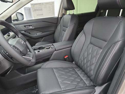 New 2026 Nissan Rogue Platinum AWD/4WD image 15