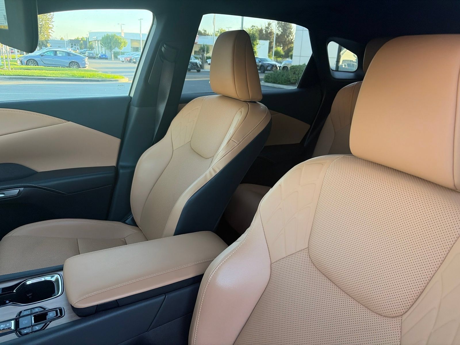 Used 2024 Lexus RX 350 Premium w/ Convenience Package AWD/4WD image 8