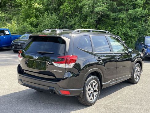 Certified 2023 Subaru Forester Premium AWD/4WD image 5