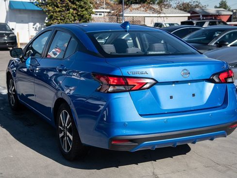 Used 2021 Nissan Versa SV image 5