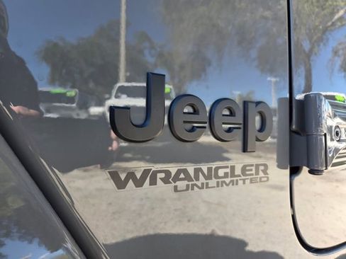 Certified 2022 Jeep Wrangler Unlimited Sahara image 18
