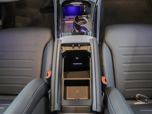 Used 2025 Mercedes-Benz GLC 300 GLC 300 image 12