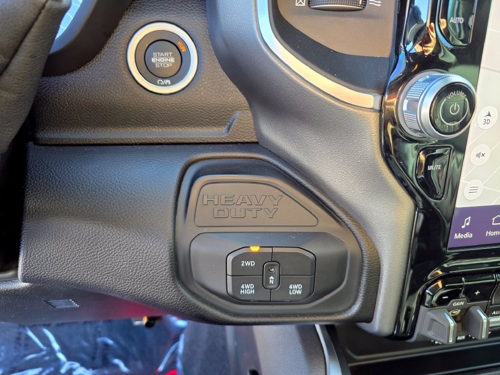Used 2025 RAM 2500 Big Horn AWD/4WD image 30