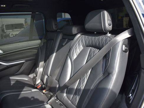 Used 2019 BMW X7 xDrive50i w/ M Sport Package image 29