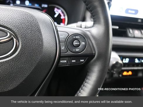Used 2023 Toyota RAV4 XLE Premium image 25