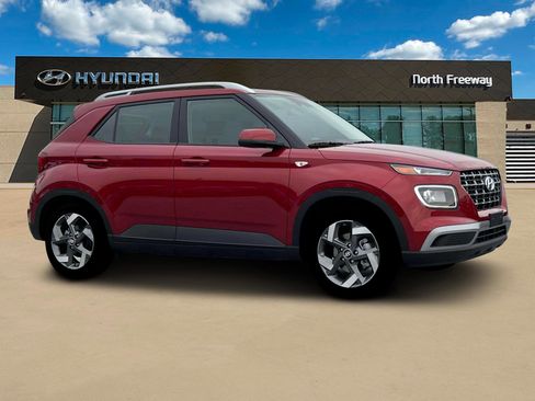 New 2025 Hyundai Venue SEL image 10