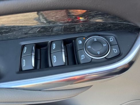 Used 2022 Cadillac XT4 Premium Luxury w/ Cold Weather Package FWD image 21