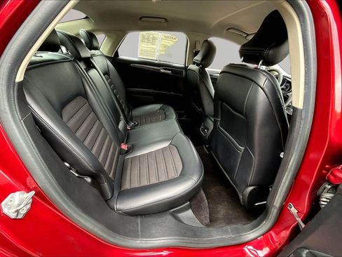 Used 2017 Ford Fusion SE w/ Equipment Group 201A FWD image 26