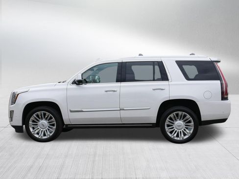 Used 2017 Cadillac Escalade Platinum AWD/4WD image 4