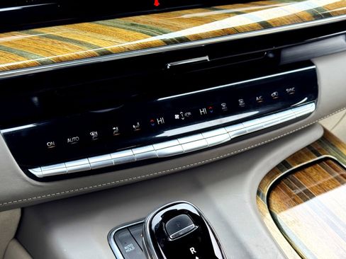 Used 2021 Cadillac Escalade Premium Luxury Platinum image 37