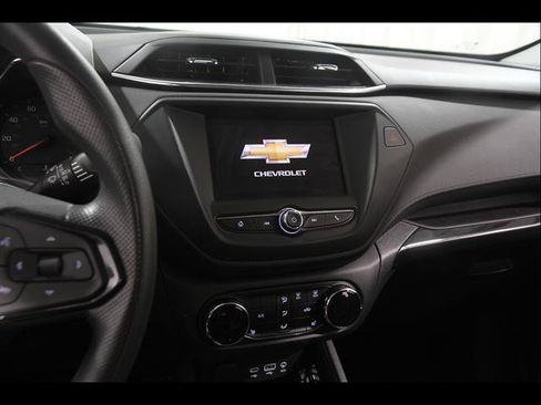 Used 2023 Chevrolet TrailBlazer LT AWD/4WD image 9