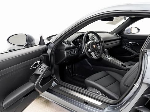 Used 2025 Porsche 718 Cayman image 7